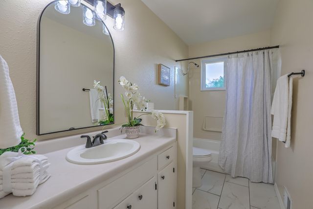 3601 Mary Ellen Street NE, Albuquerque, NM 87111