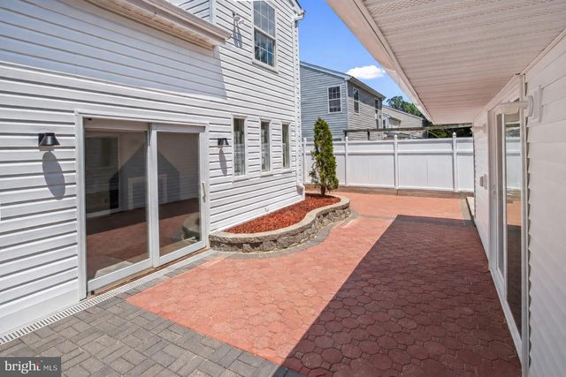 21 DIS CT, Sewell, NJ 08080