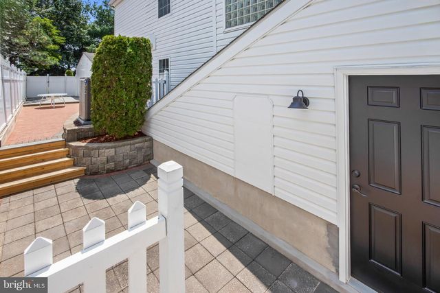 21 DIS CT, Sewell, NJ 08080