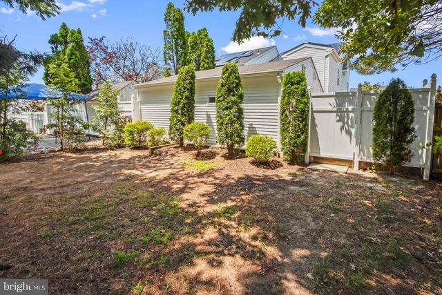 21 DIS CT, Sewell, NJ 08080