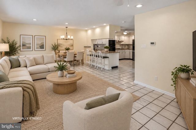 21 DIS CT, Sewell, NJ 08080