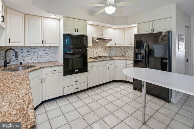 21 DIS CT, Sewell, NJ 08080