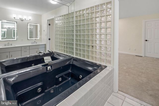 21 DIS CT, Sewell, NJ 08080