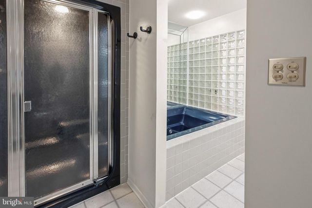 21 DIS CT, Sewell, NJ 08080