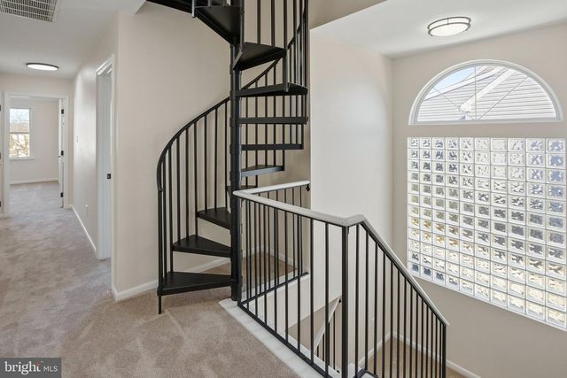 21 DIS CT, Sewell, NJ 08080