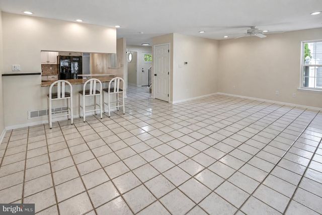 21 DIS CT, Sewell, NJ 08080