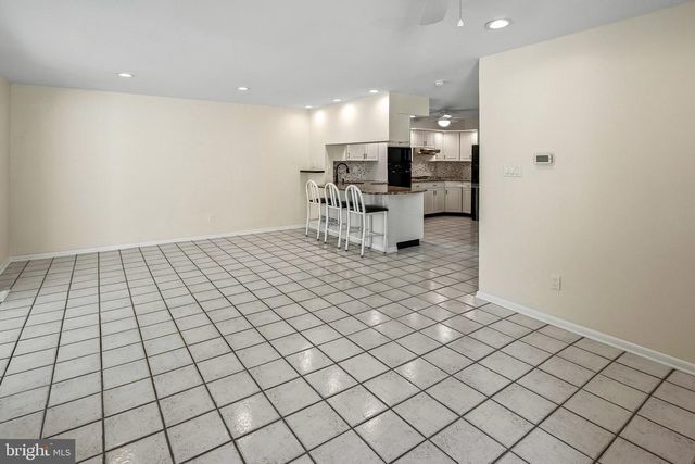 21 DIS CT, Sewell, NJ 08080