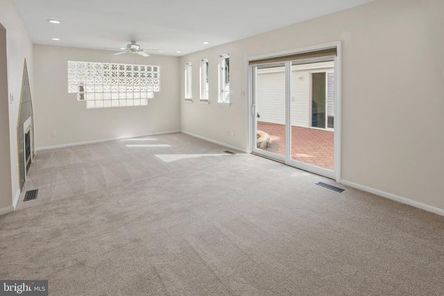 21 DIS CT, Sewell, NJ 08080
