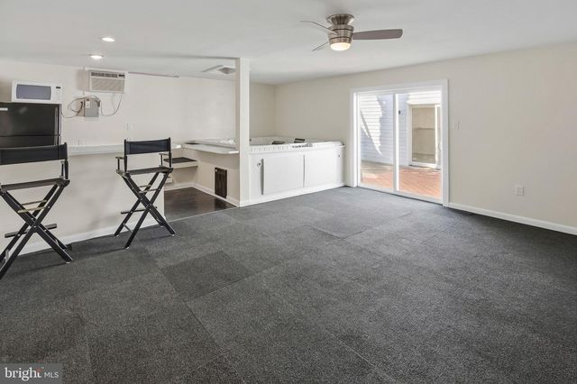 21 DIS CT, Sewell, NJ 08080