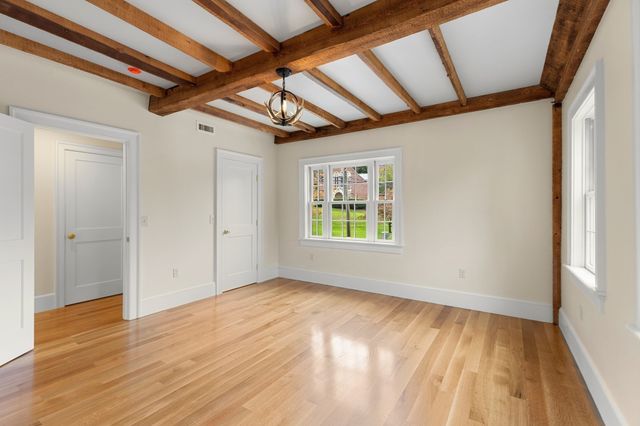 2 Pleasant St 2, Lexington, MA 02421