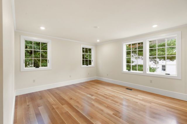 2 Pleasant St 2, Lexington, MA 02421