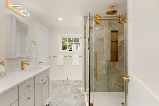 2 Pleasant St 2, Lexington, MA 02421