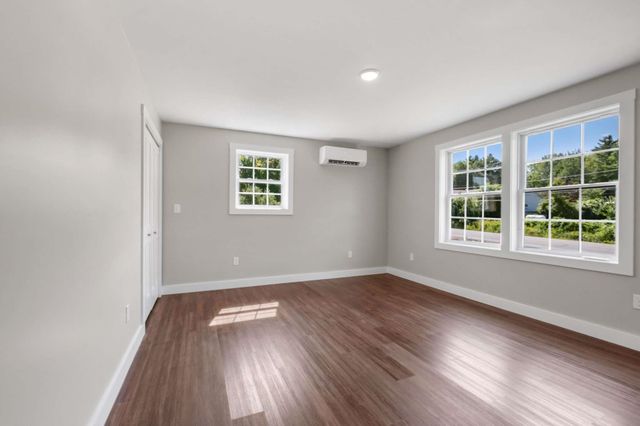 84 Old Lake Shore Road, Gilford, NH 03249