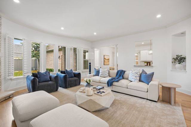 6828 Chevy Chase Avenue, Dallas, TX 75225