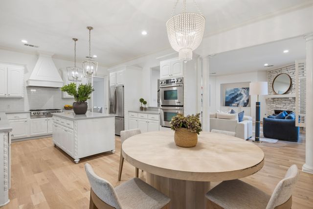6828 Chevy Chase Avenue, Dallas, TX 75225