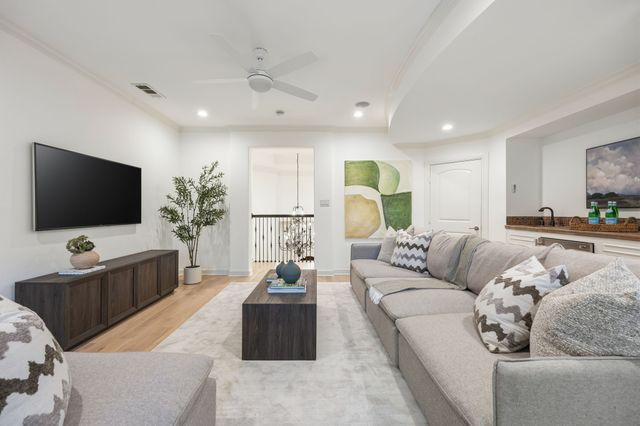 6828 Chevy Chase Avenue, Dallas, TX 75225