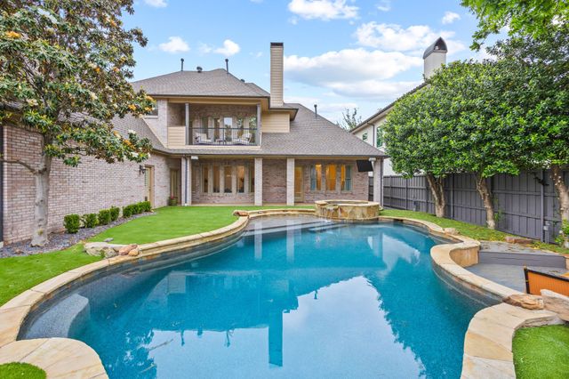 6828 Chevy Chase Avenue, Dallas, TX 75225