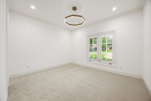 6828 Chevy Chase Avenue, Dallas, TX 75225