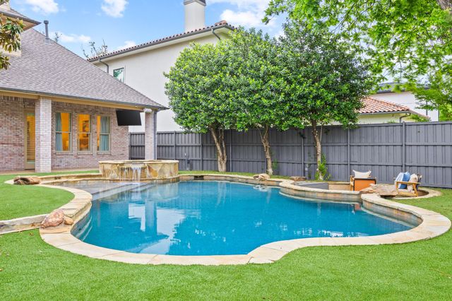 6828 Chevy Chase Avenue, Dallas, TX 75225