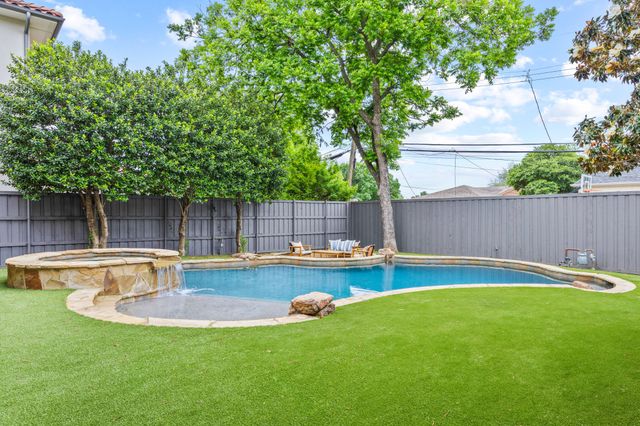 6828 Chevy Chase Avenue, Dallas, TX 75225
