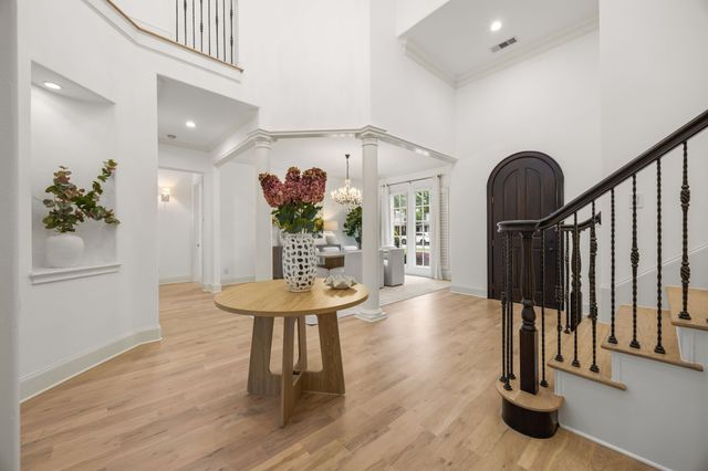 6828 Chevy Chase Avenue, Dallas, TX 75225