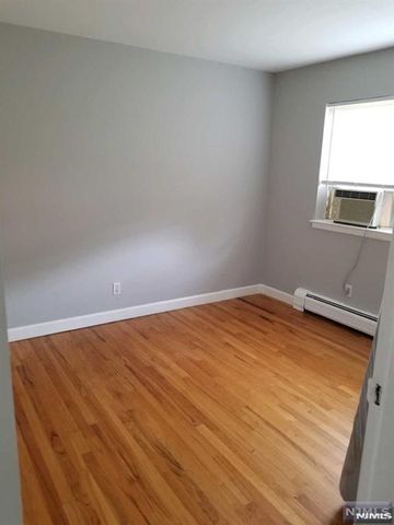 17 Regency Park 17, Ramsey, NJ 07446