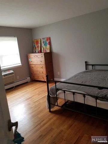 17 Regency Park 17, Ramsey, NJ 07446