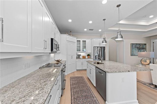 9096 Isla Bella CIR, Bonita Springs, FL 34135