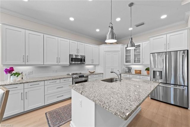 9096 Isla Bella CIR, Bonita Springs, FL 34135