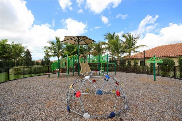 9096 Isla Bella CIR, Bonita Springs, FL 34135