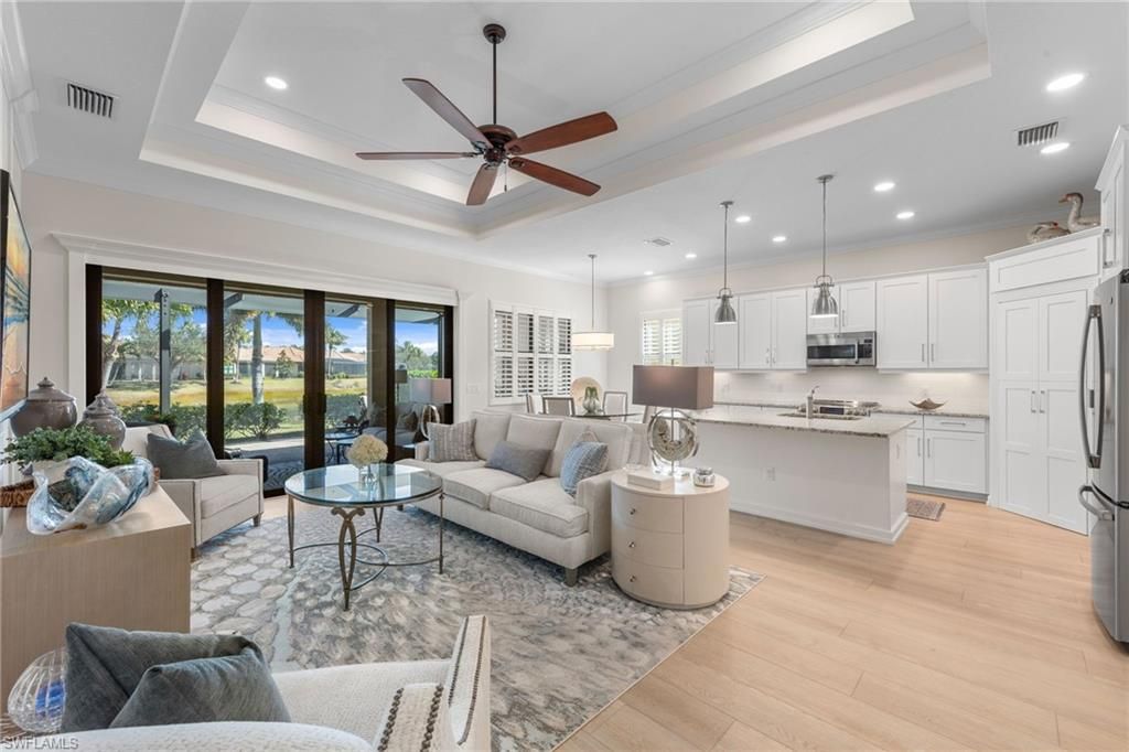 9096 Isla Bella CIR, Bonita Springs, FL 34135