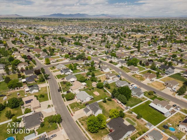 2402 W 2375 -, Clinton, UT 84015