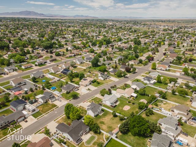 2402 W 2375 -, Clinton, UT 84015