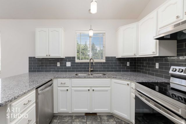 2402 W 2375 -, Clinton, UT 84015