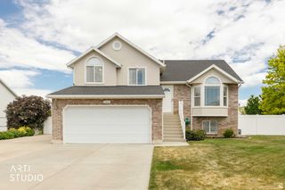 2402 W 2375 -, Clinton, UT 84015
