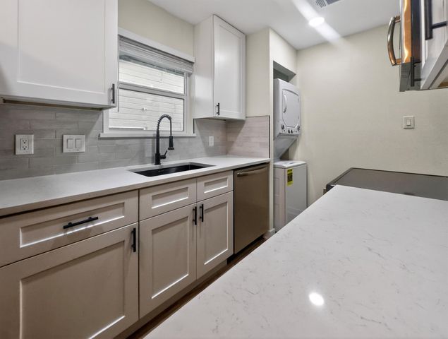 3438 Willowrun DR C, Austin, TX 78704