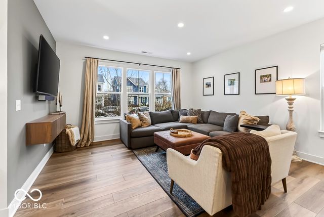 1053 W 18th Street, Indianapolis, IN 46202