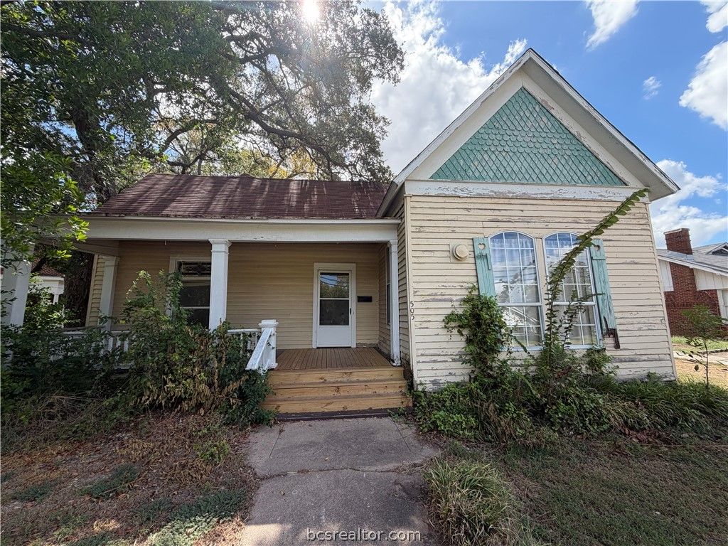 505 West Buck Street, Caldwell, TX 77836 — exterior