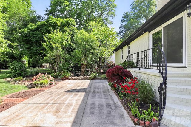 6632 Lancer Drive, Charlotte, NC 28226