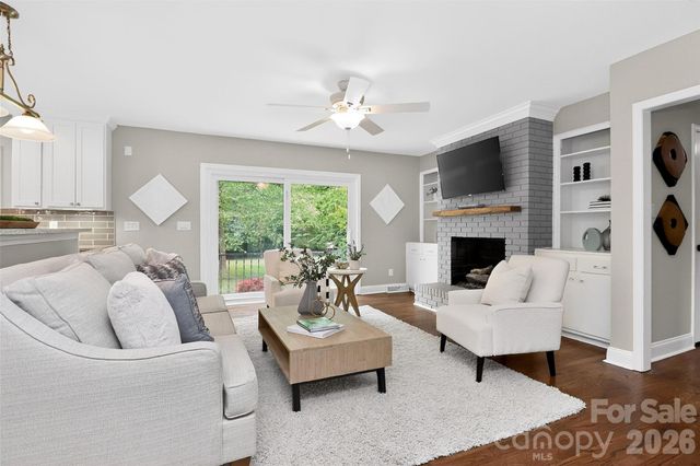 6632 Lancer Drive, Charlotte, NC 28226