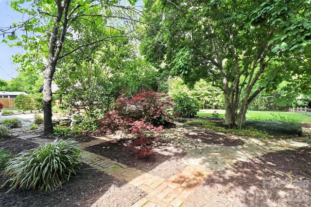 6632 Lancer Drive, Charlotte, NC 28226