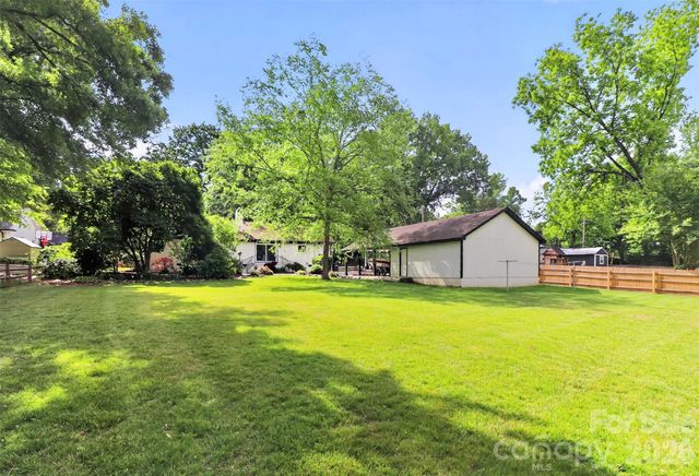 6632 Lancer Drive, Charlotte, NC 28226