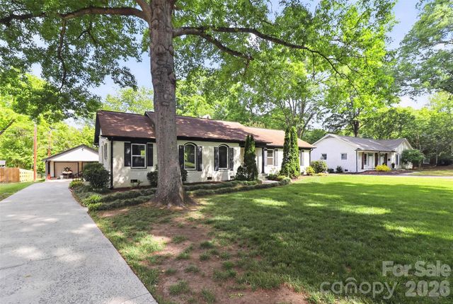 6632 Lancer Drive, Charlotte, NC 28226