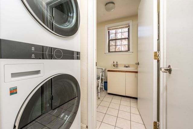 195 Falmouth Rd 9F, Mashpee, MA 02649