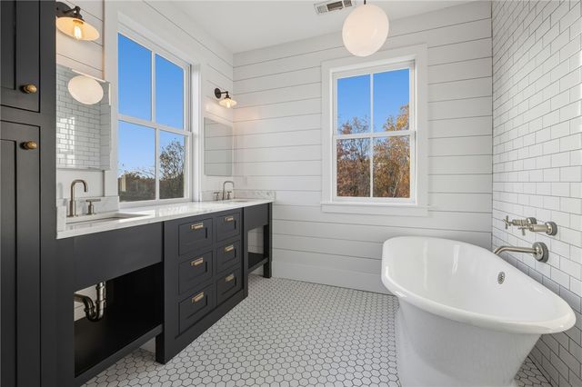 13325 Bryant Road, Siloam Springs, AR 72761