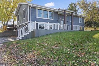 S47W24821 Lawnsdale ROAD, Waukesha, WI 53189