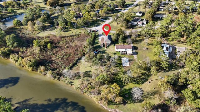 9810 Oak Leaf Drive, Baytown, TX 77521