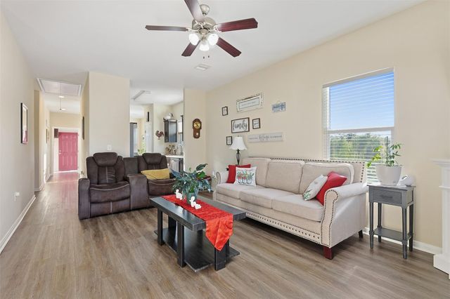 9810 Oak Leaf Drive, Baytown, TX 77521