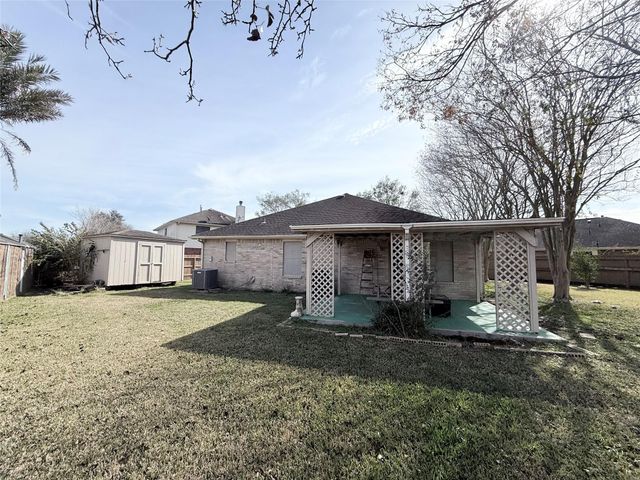 9221 Desirable Drive, La Porte, TX 77571