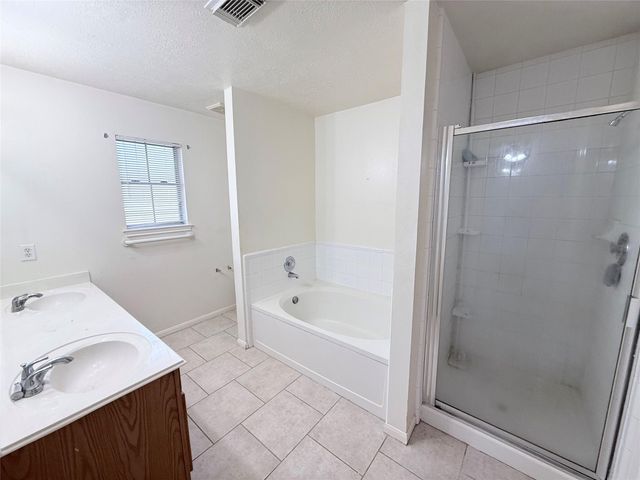 9221 Desirable Drive, La Porte, TX 77571